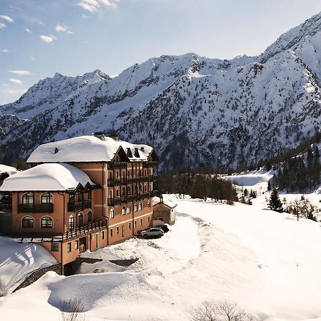 Locanda Locatori Passo del Tonale Ngoại thất bức ảnh