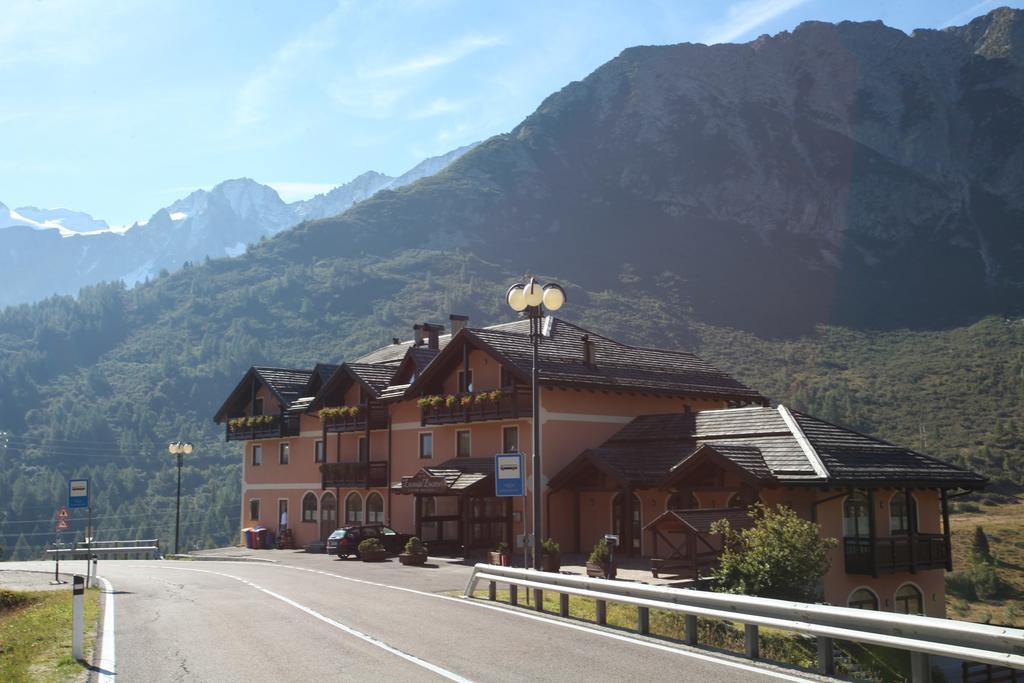 Locanda Locatori Passo del Tonale Ngoại thất bức ảnh