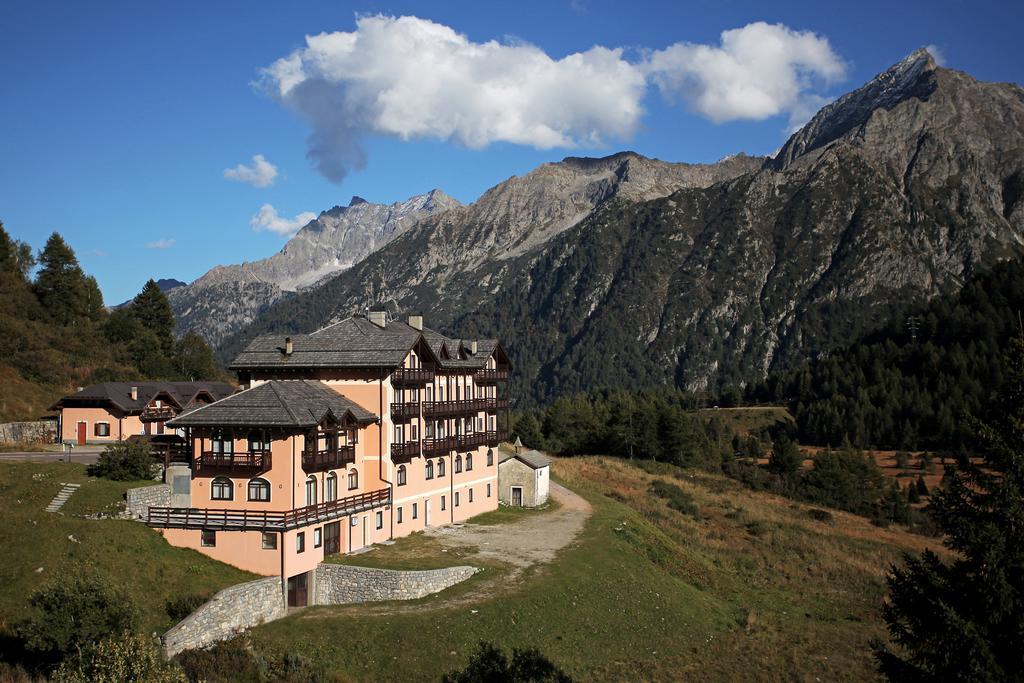 Locanda Locatori Passo del Tonale Ngoại thất bức ảnh