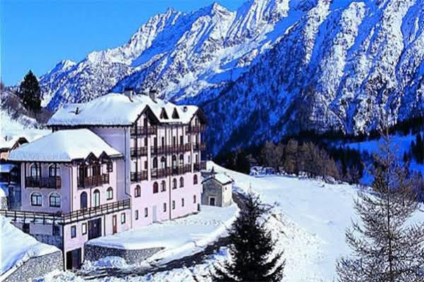 Locanda Locatori Passo del Tonale Ngoại thất bức ảnh